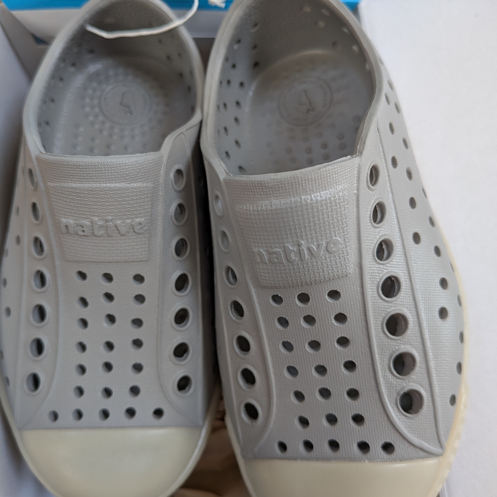 Native Shoes Kids Light Gray Water Shoes